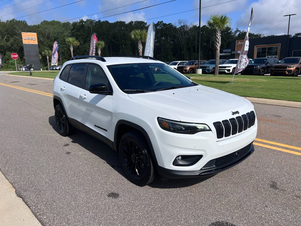 2023 Jeep Cherokee Altitude Lux