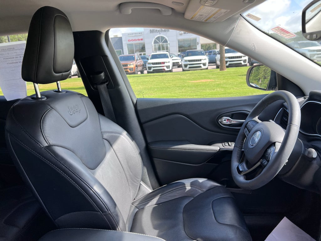 2023 Jeep Cherokee Altitude Lux