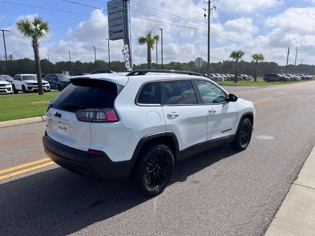 2023 Jeep Cherokee Altitude Lux
