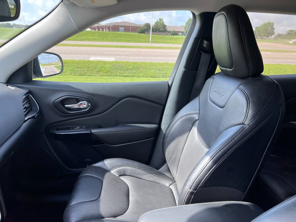 2023 Jeep Cherokee Altitude Lux