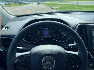 2023 Jeep Cherokee Altitude Lux