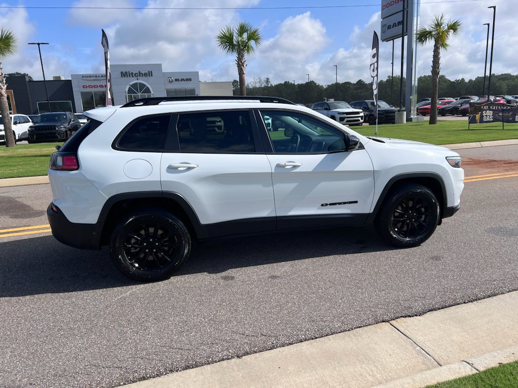 2023 Jeep Cherokee Altitude Lux