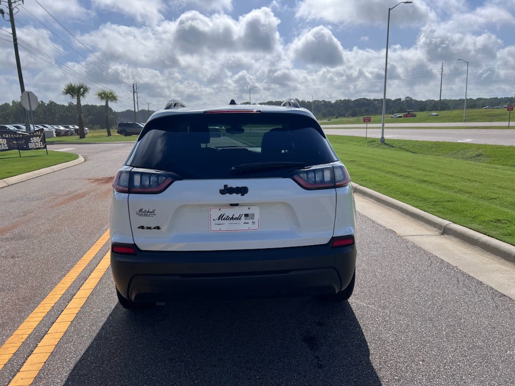 2023 Jeep Cherokee Altitude Lux