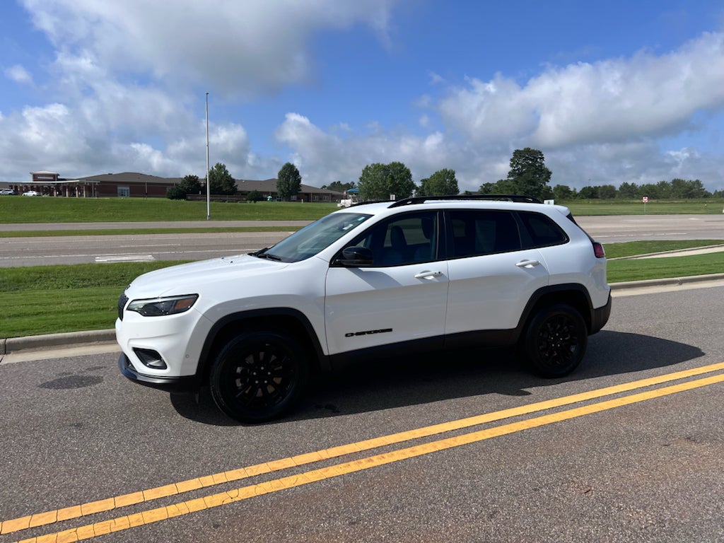 2023 Jeep Cherokee Altitude Lux