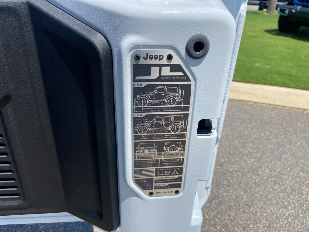 2025 Jeep Wrangler WRANGLER 4-DOOR SAHARA