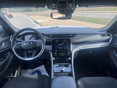 2024 Jeep Grand Cherokee Laredo 4x2