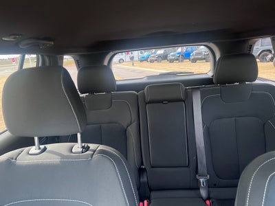 2024 Jeep Grand Cherokee Laredo 4x2