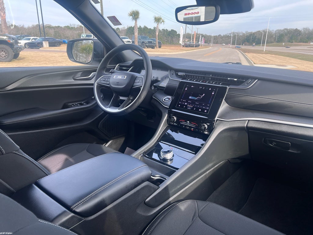 2024 Jeep Grand Cherokee Laredo 4x2