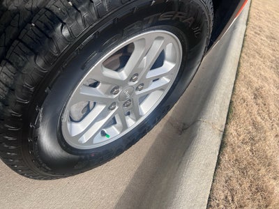 2024 Jeep Grand Cherokee Laredo 4x2