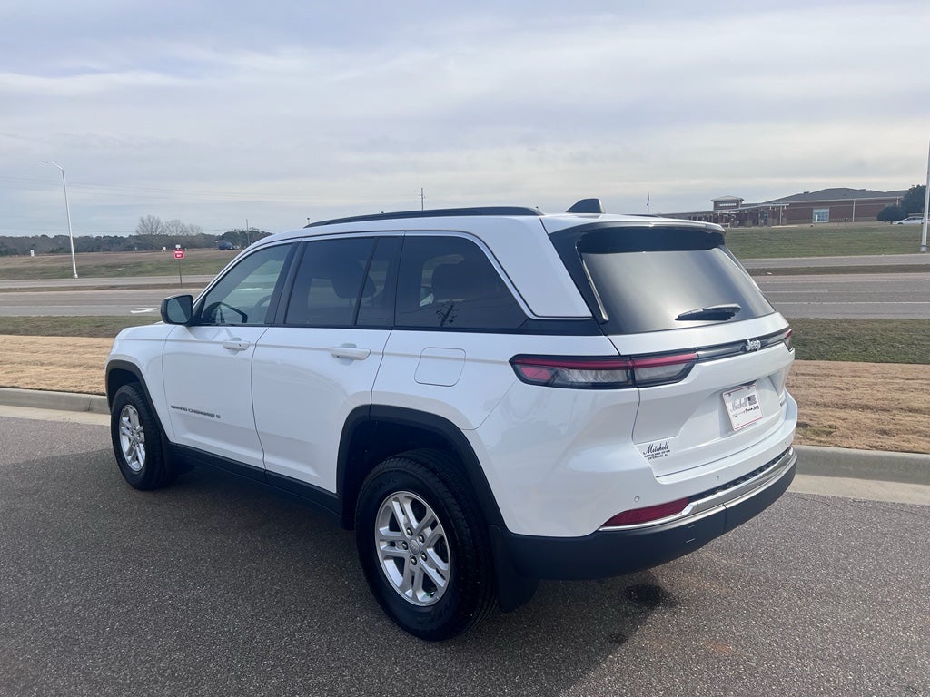 2024 Jeep Grand Cherokee Laredo 4x2