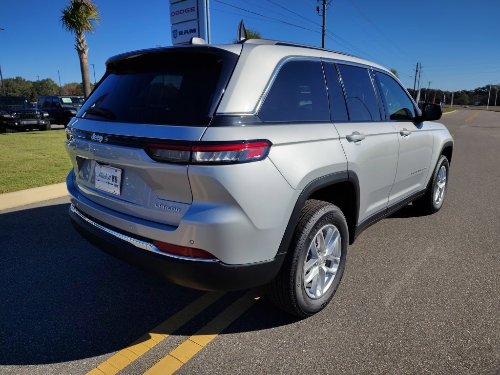 2025 Jeep Grand Cherokee GRAND CHEROKEE LAREDO X 4X2