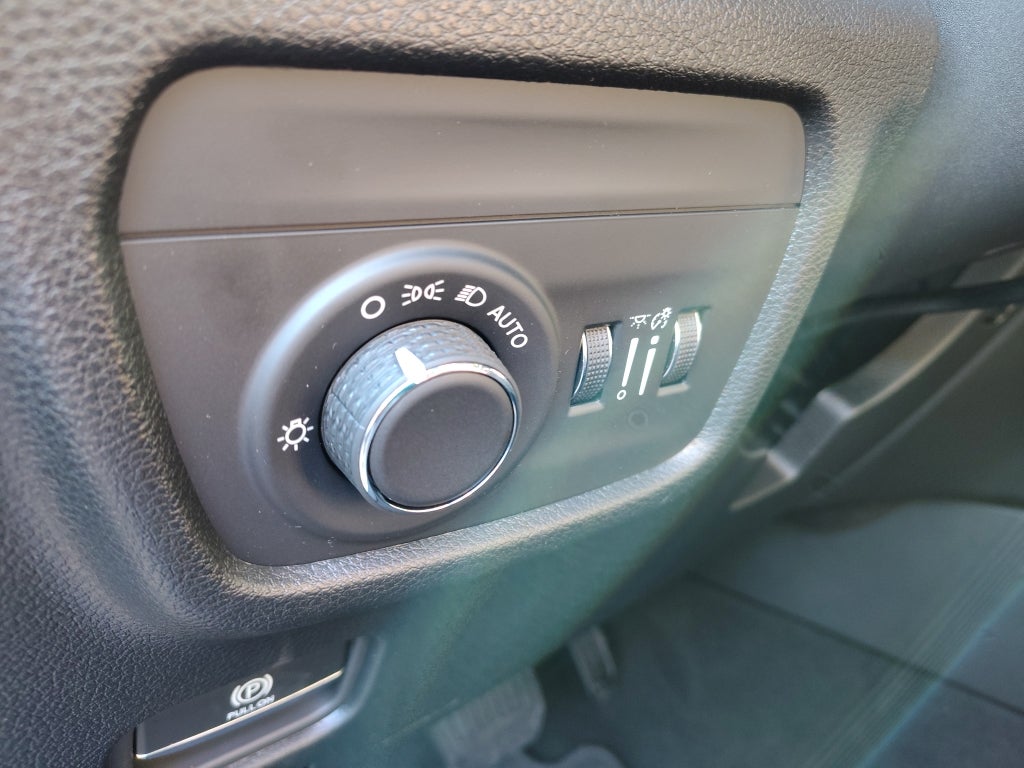 2025 Jeep Grand Cherokee GRAND CHEROKEE LAREDO X 4X2