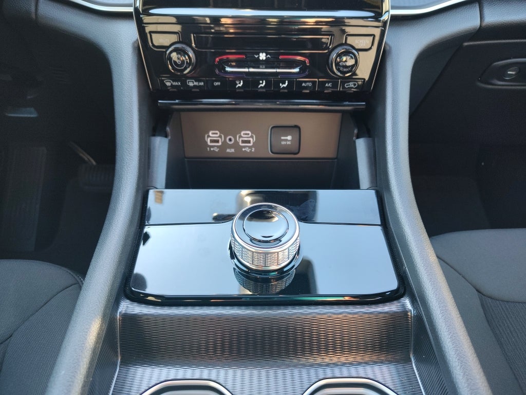 2025 Jeep Grand Cherokee GRAND CHEROKEE LAREDO X 4X2