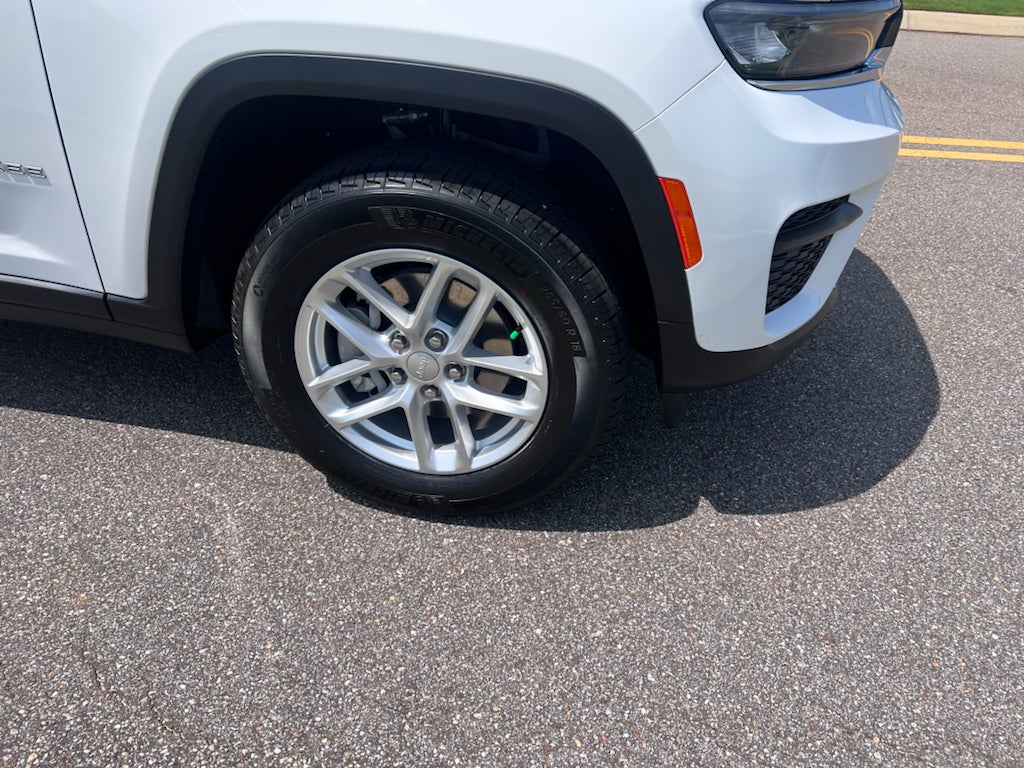 2026 Jeep Grand Cherokee GRAND CHEROKEE LAREDO 4X2