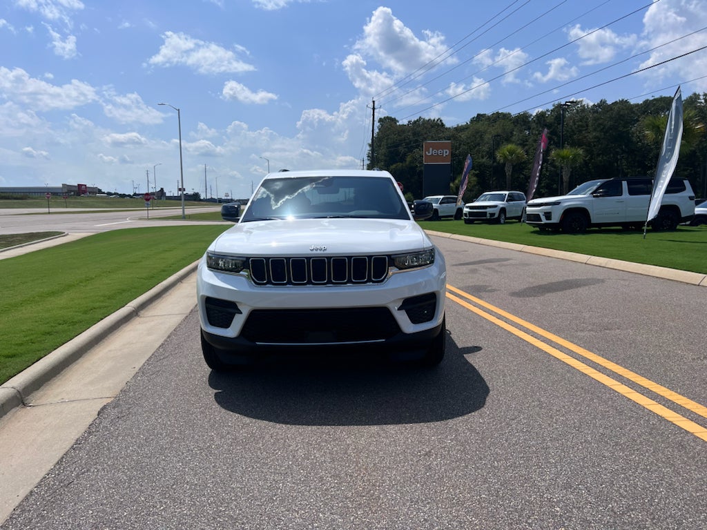 2026 Jeep Grand Cherokee GRAND CHEROKEE LAREDO 4X2