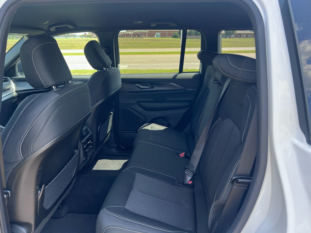 2026 Jeep Grand Cherokee GRAND CHEROKEE LAREDO 4X2