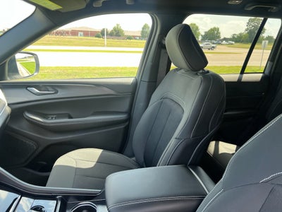 2026 Jeep Grand Cherokee GRAND CHEROKEE LAREDO 4X2