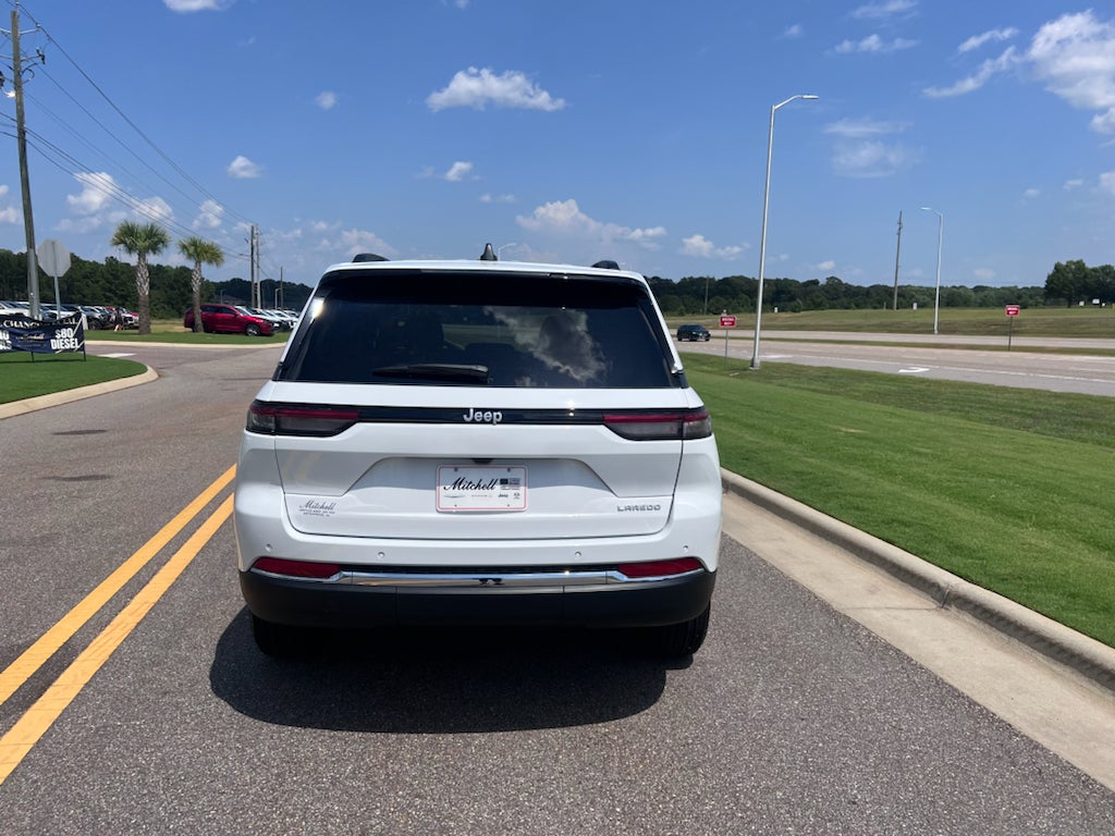2026 Jeep Grand Cherokee GRAND CHEROKEE LAREDO 4X2