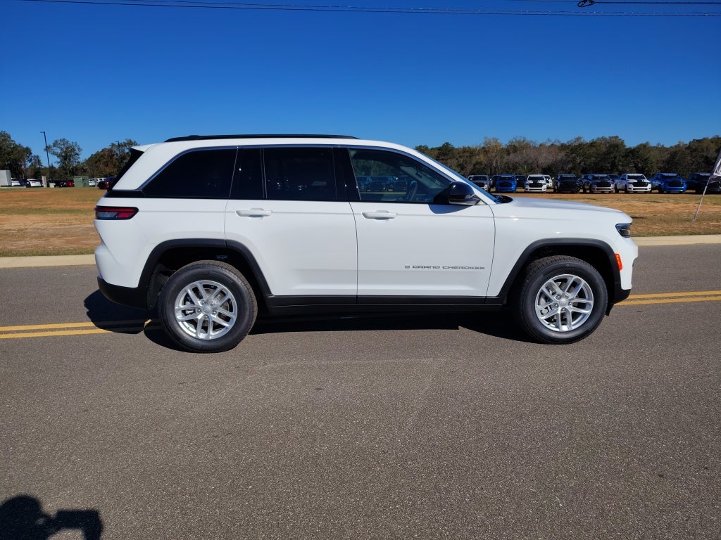 2025 Jeep Grand Cherokee GRAND CHEROKEE LAREDO X 4X2