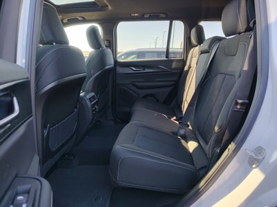 2025 Jeep Grand Cherokee GRAND CHEROKEE LAREDO X 4X2