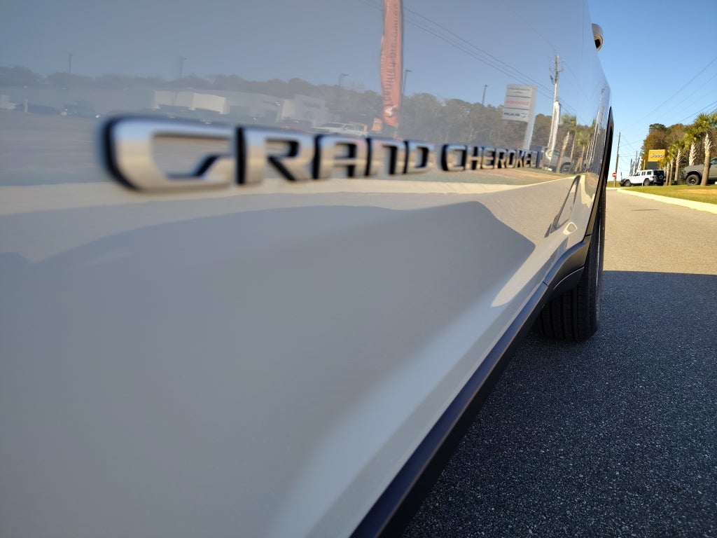 2025 Jeep Grand Cherokee GRAND CHEROKEE LAREDO X 4X2