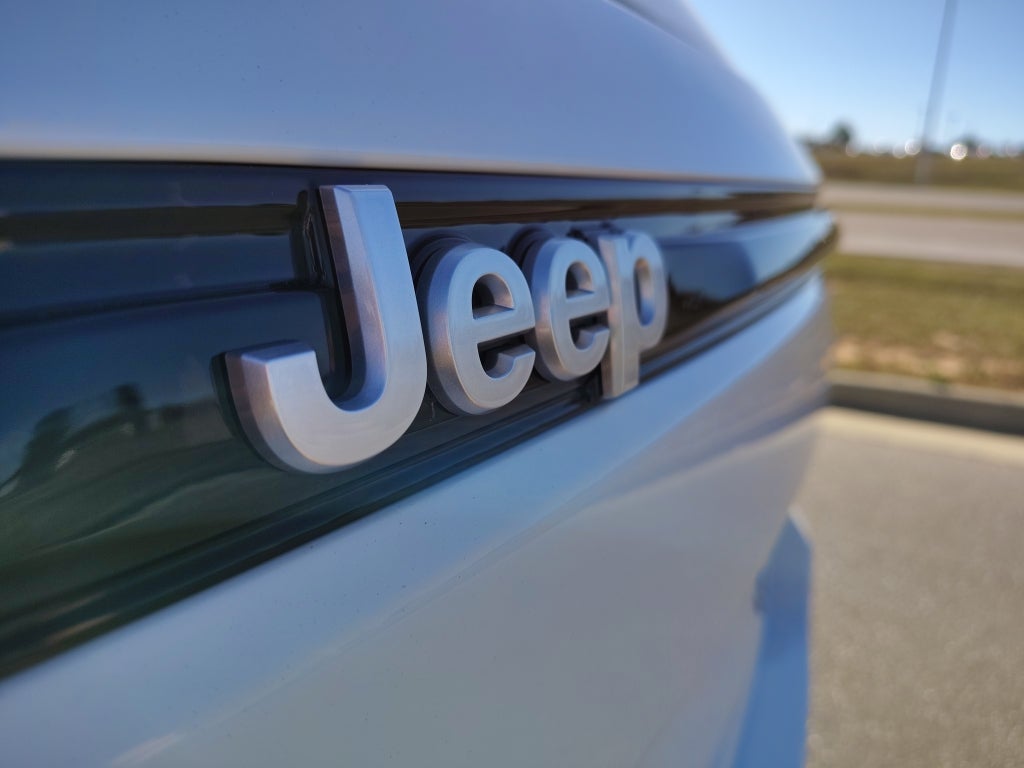 2025 Jeep Grand Cherokee GRAND CHEROKEE LAREDO X 4X2