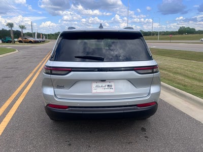 2026 Jeep Grand Cherokee Laredo Altitude
