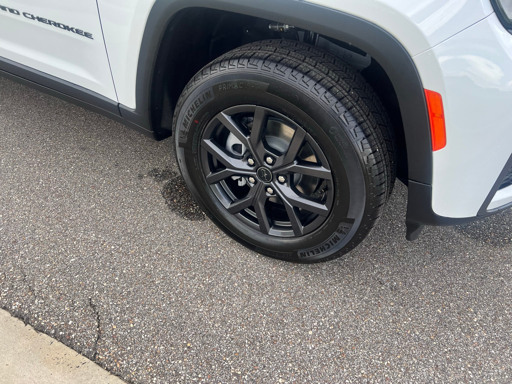 2027 Jeep Grand Cherokee GRAND CHEROKEE LAREDO ALTITUDE 4X2