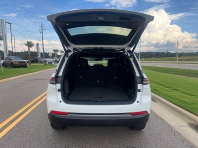 2027 Jeep Grand Cherokee GRAND CHEROKEE LAREDO ALTITUDE 4X2