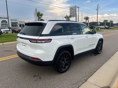2027 Jeep Grand Cherokee GRAND CHEROKEE LAREDO ALTITUDE 4X2