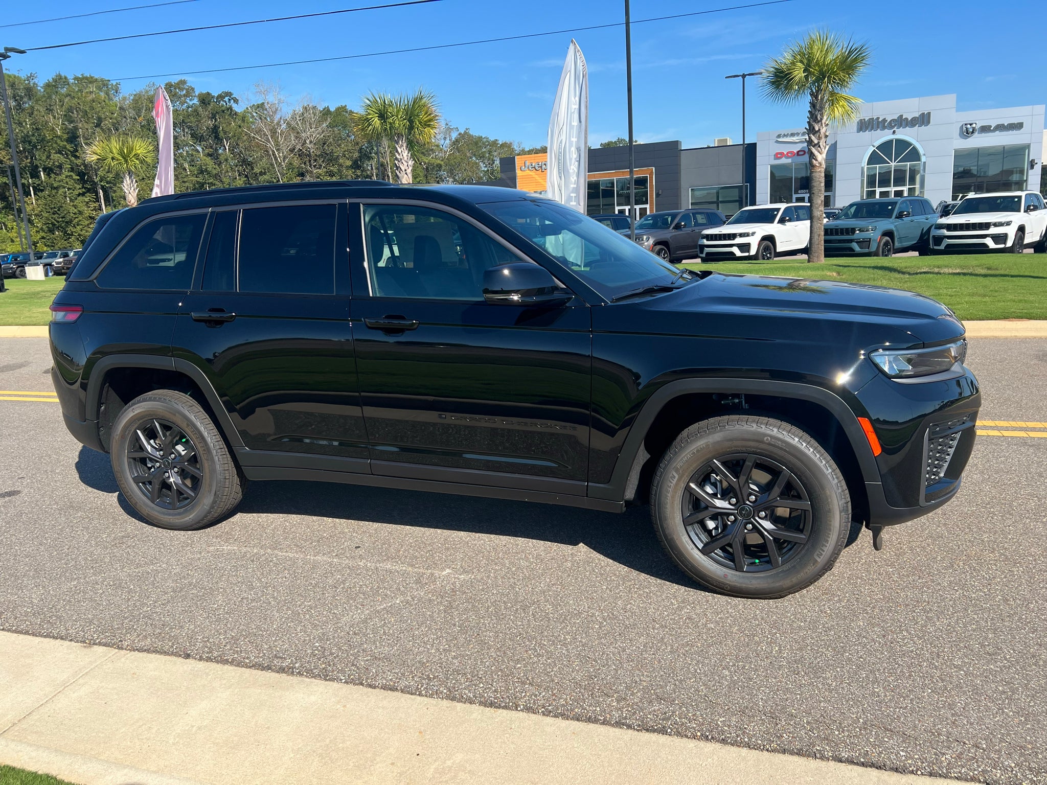 2027 Jeep Grand Cherokee GRAND CHEROKEE LAREDO ALTITUDE 4X2