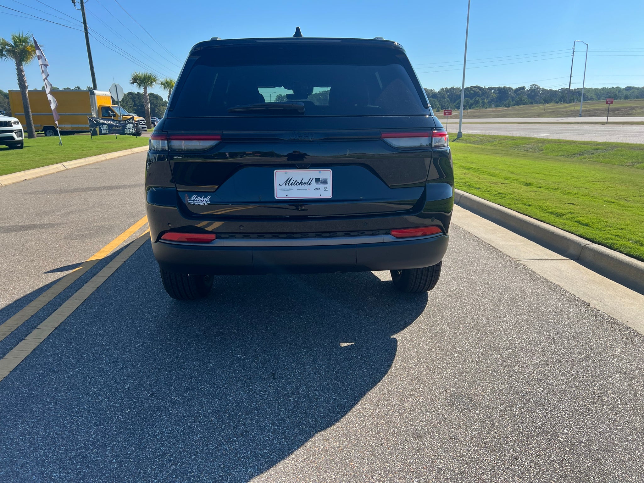 2027 Jeep Grand Cherokee GRAND CHEROKEE LAREDO ALTITUDE 4X2