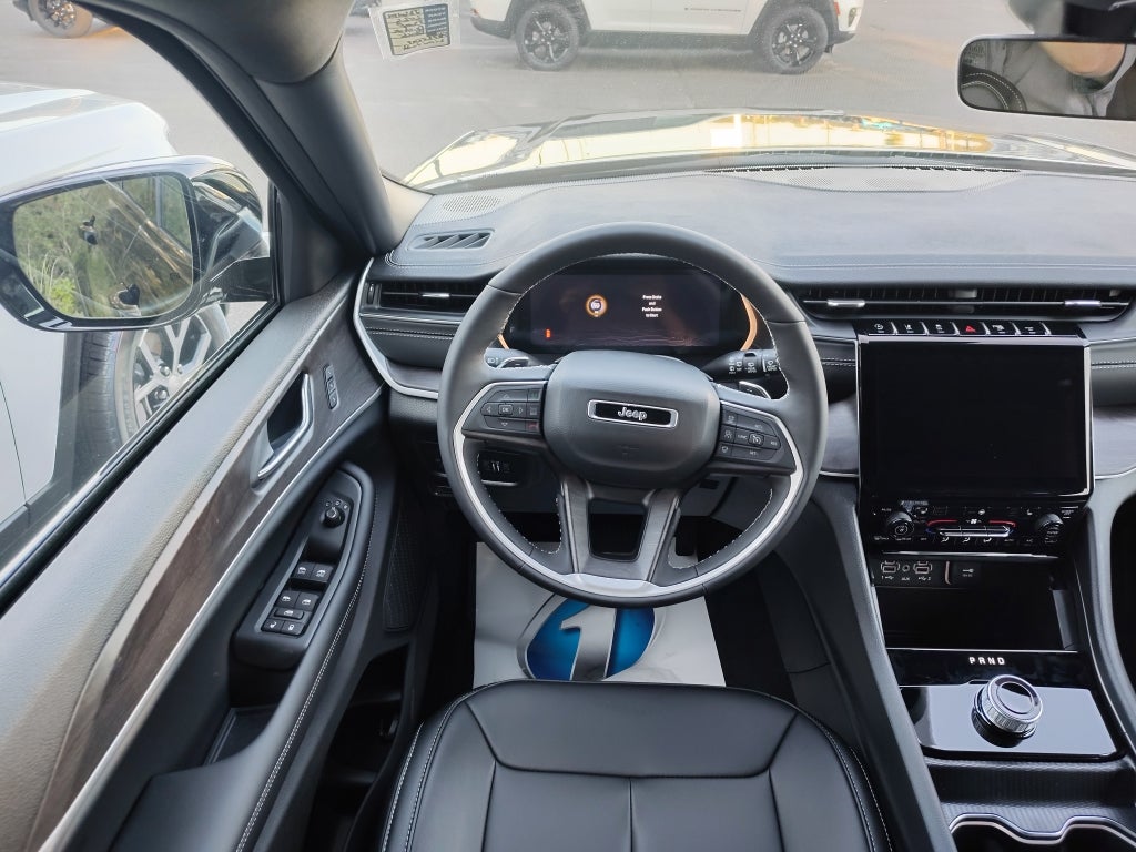 2025 Jeep Grand Cherokee GRAND CHEROKEE LIMITED 4X2