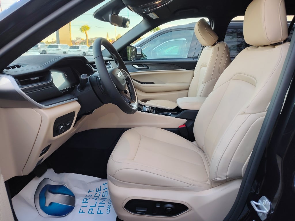 2025 Jeep Grand Cherokee GRAND CHEROKEE LIMITED 4X2