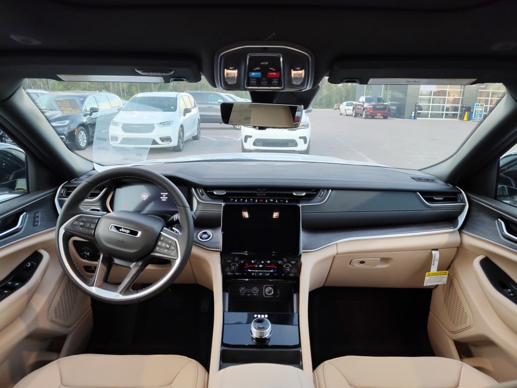 2025 Jeep Grand Cherokee GRAND CHEROKEE LIMITED 4X2