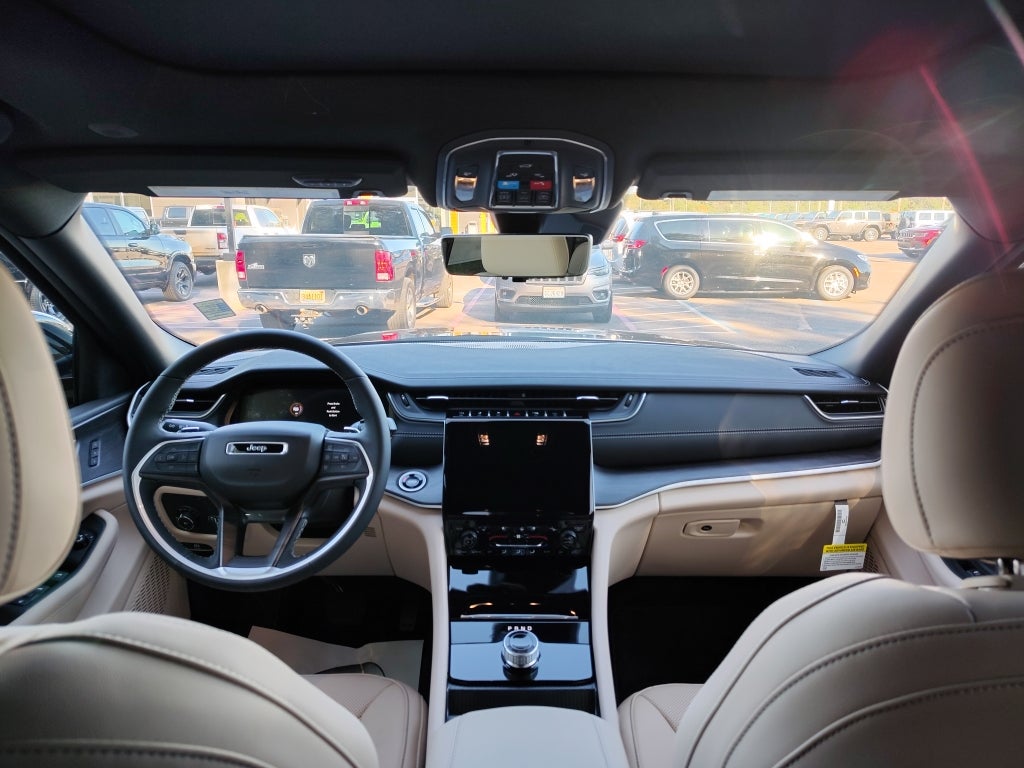 2025 Jeep Grand Cherokee GRAND CHEROKEE LIMITED 4X2