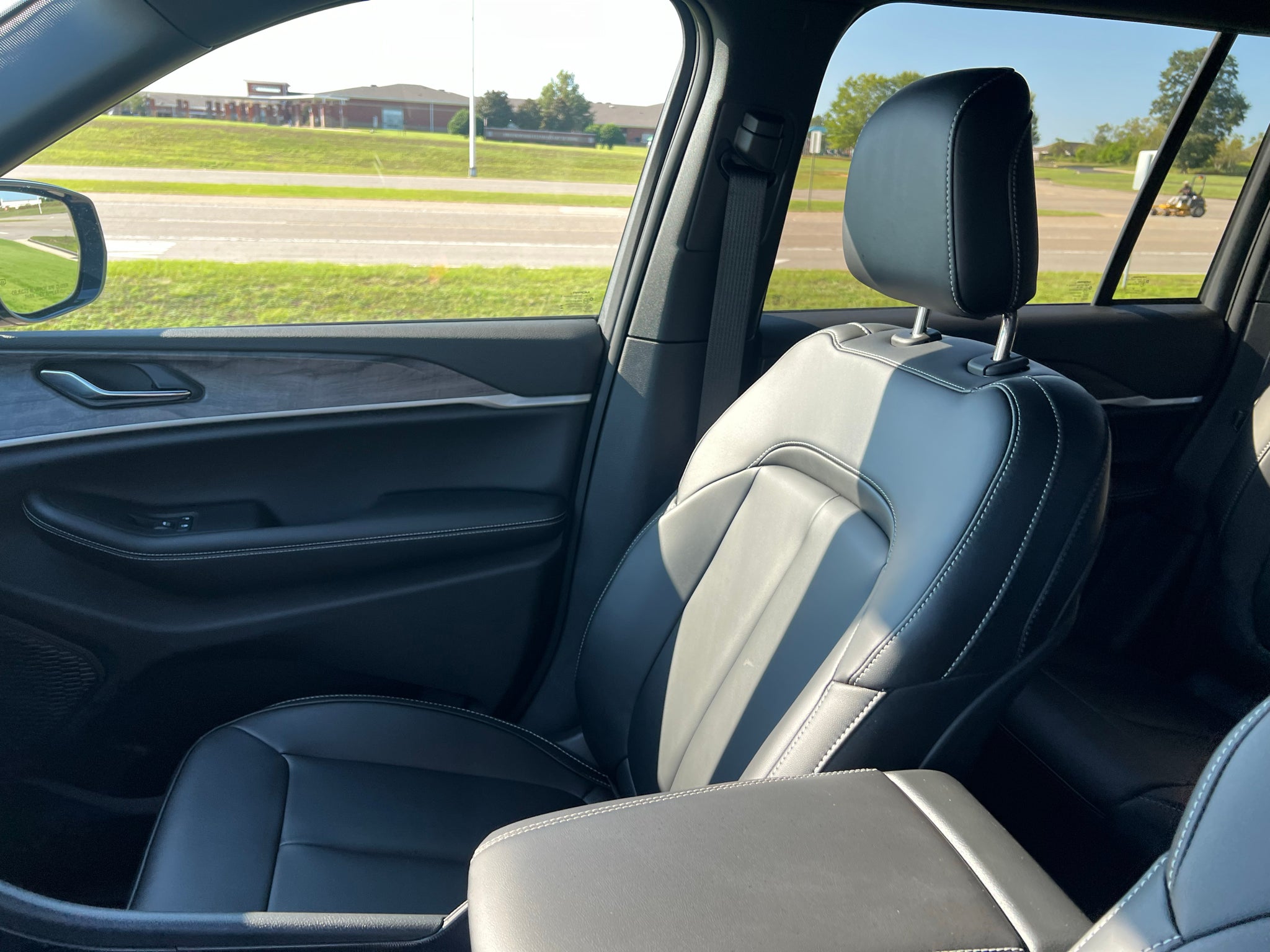 2027 Jeep Grand Cherokee GRAND CHEROKEE LIMITED 4X2