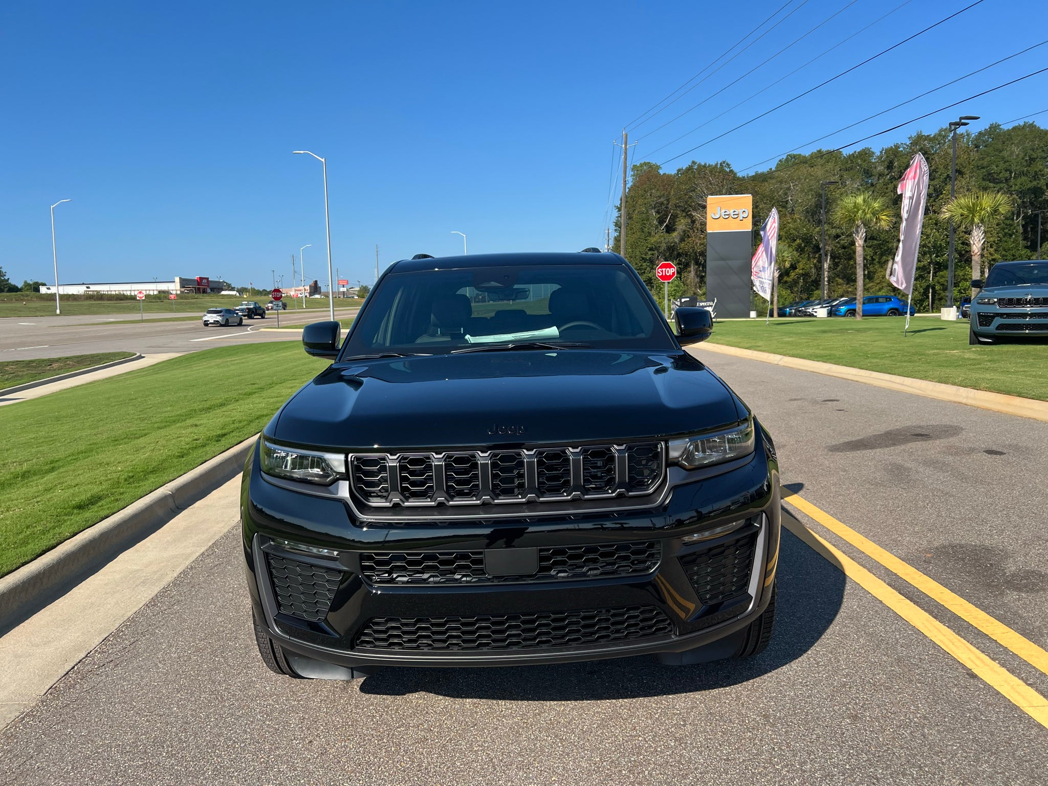 2027 Jeep Grand Cherokee GRAND CHEROKEE LIMITED 4X2