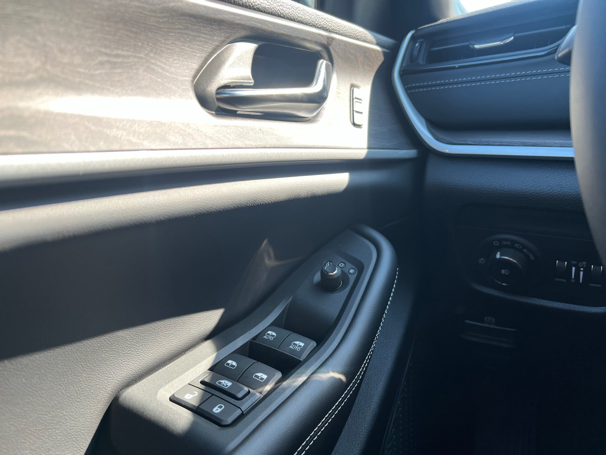 2027 Jeep Grand Cherokee GRAND CHEROKEE LIMITED 4X2