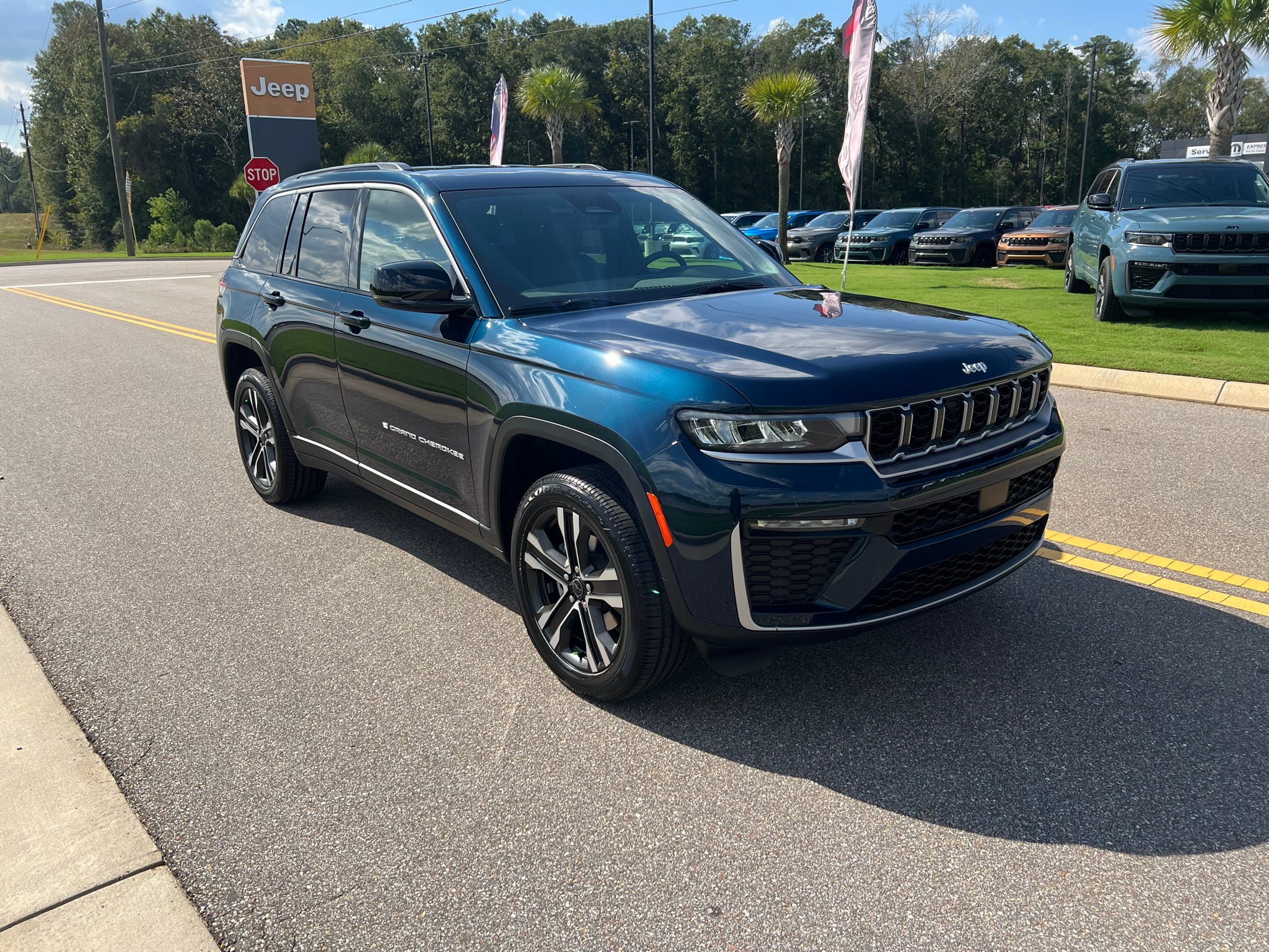2027 Jeep Grand Cherokee GRAND CHEROKEE LIMITED 4X2