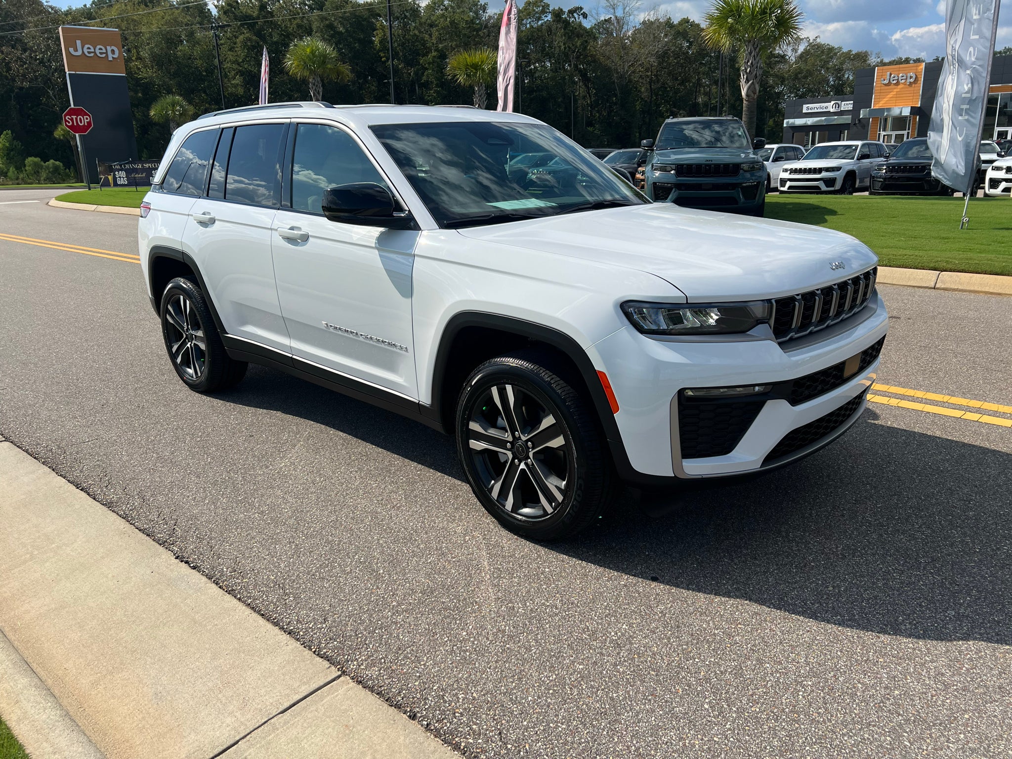 2027 Jeep Grand Cherokee GRAND CHEROKEE LIMITED 4X2