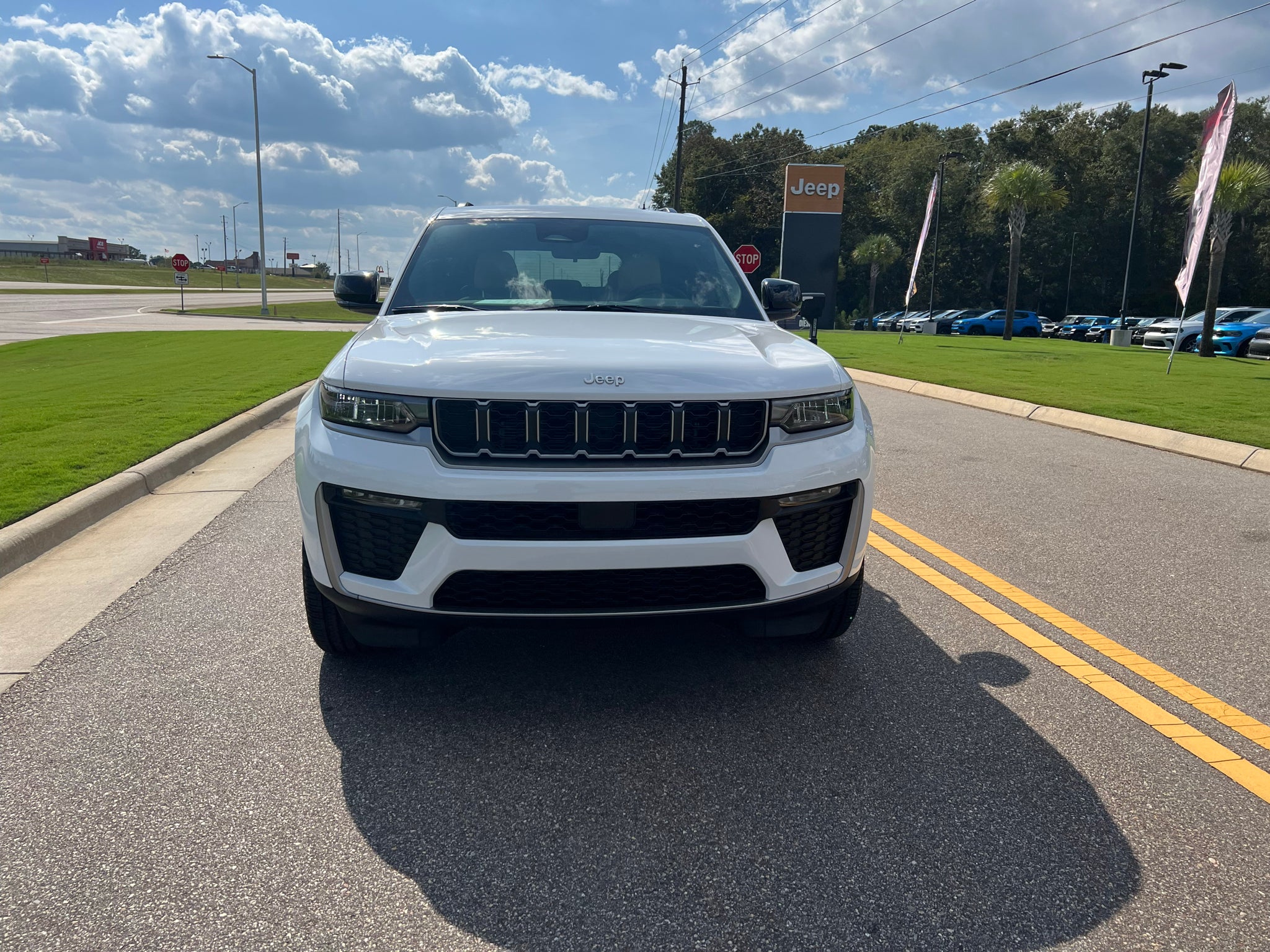 2027 Jeep Grand Cherokee GRAND CHEROKEE LIMITED 4X2