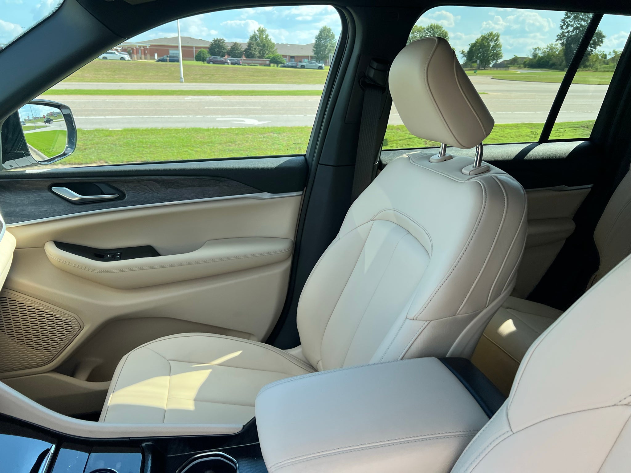 2027 Jeep Grand Cherokee GRAND CHEROKEE LIMITED 4X2