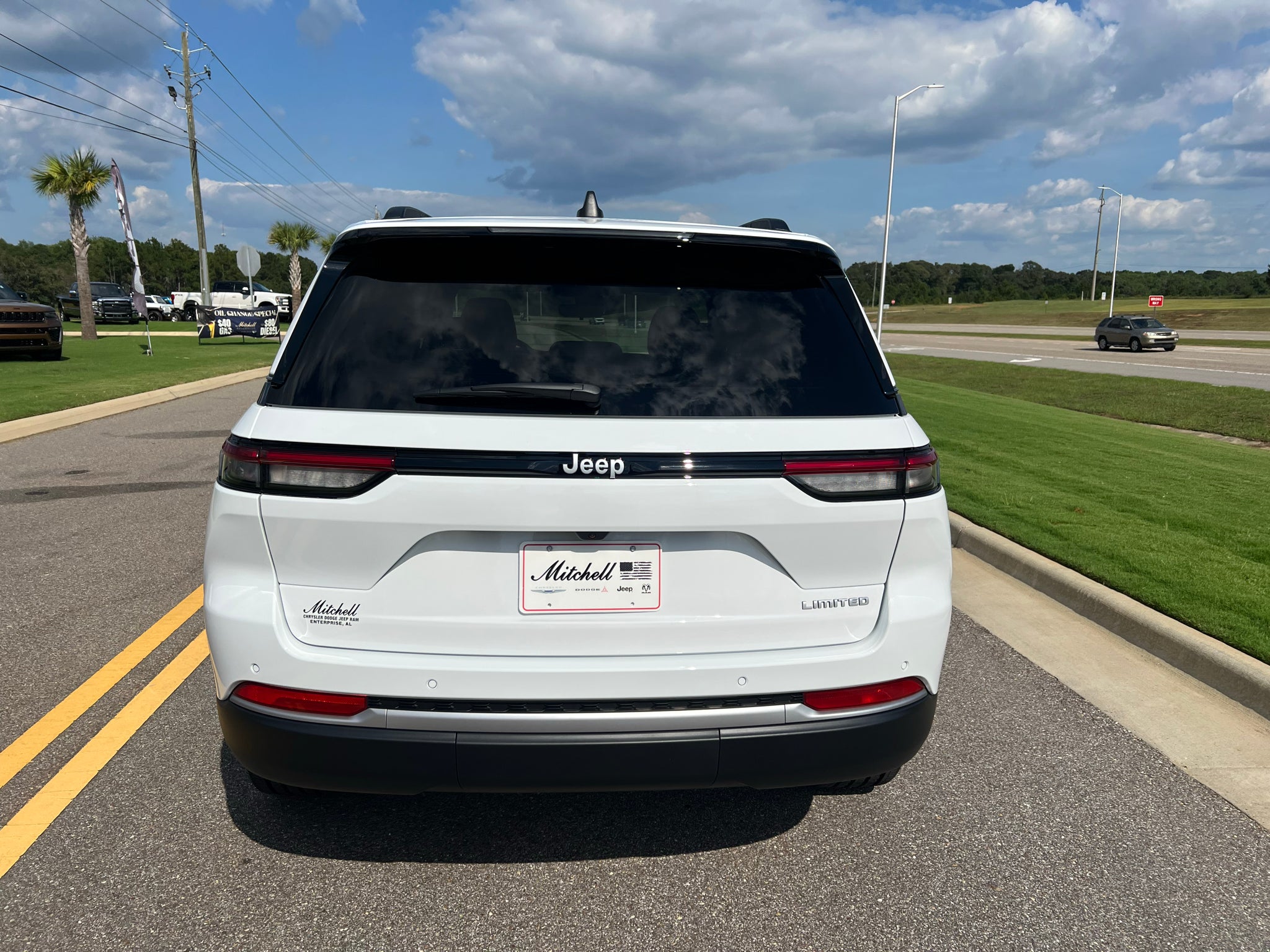 2027 Jeep Grand Cherokee GRAND CHEROKEE LIMITED 4X2