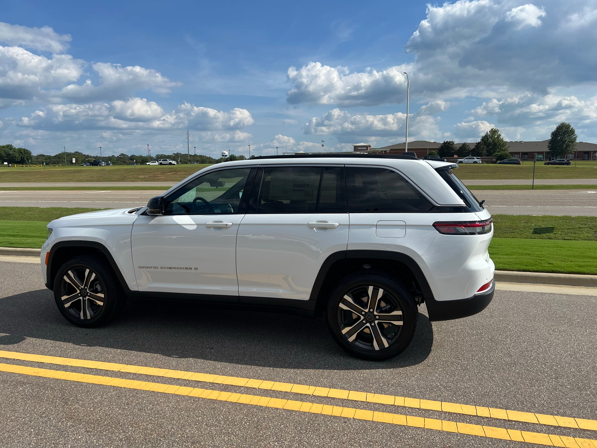 2027 Jeep Grand Cherokee GRAND CHEROKEE LIMITED 4X2