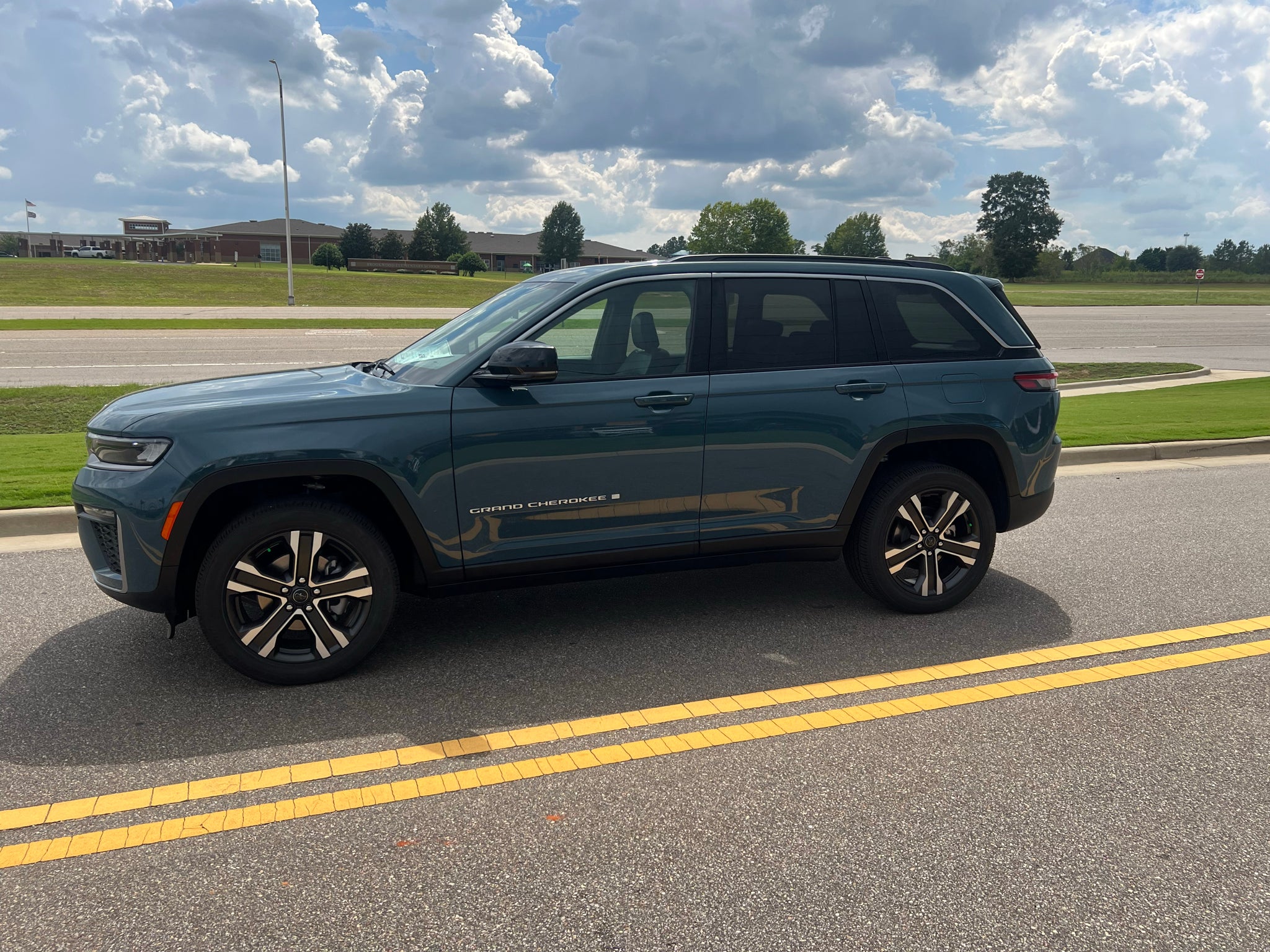 2027 Jeep Grand Cherokee GRAND CHEROKEE LIMITED 4X2