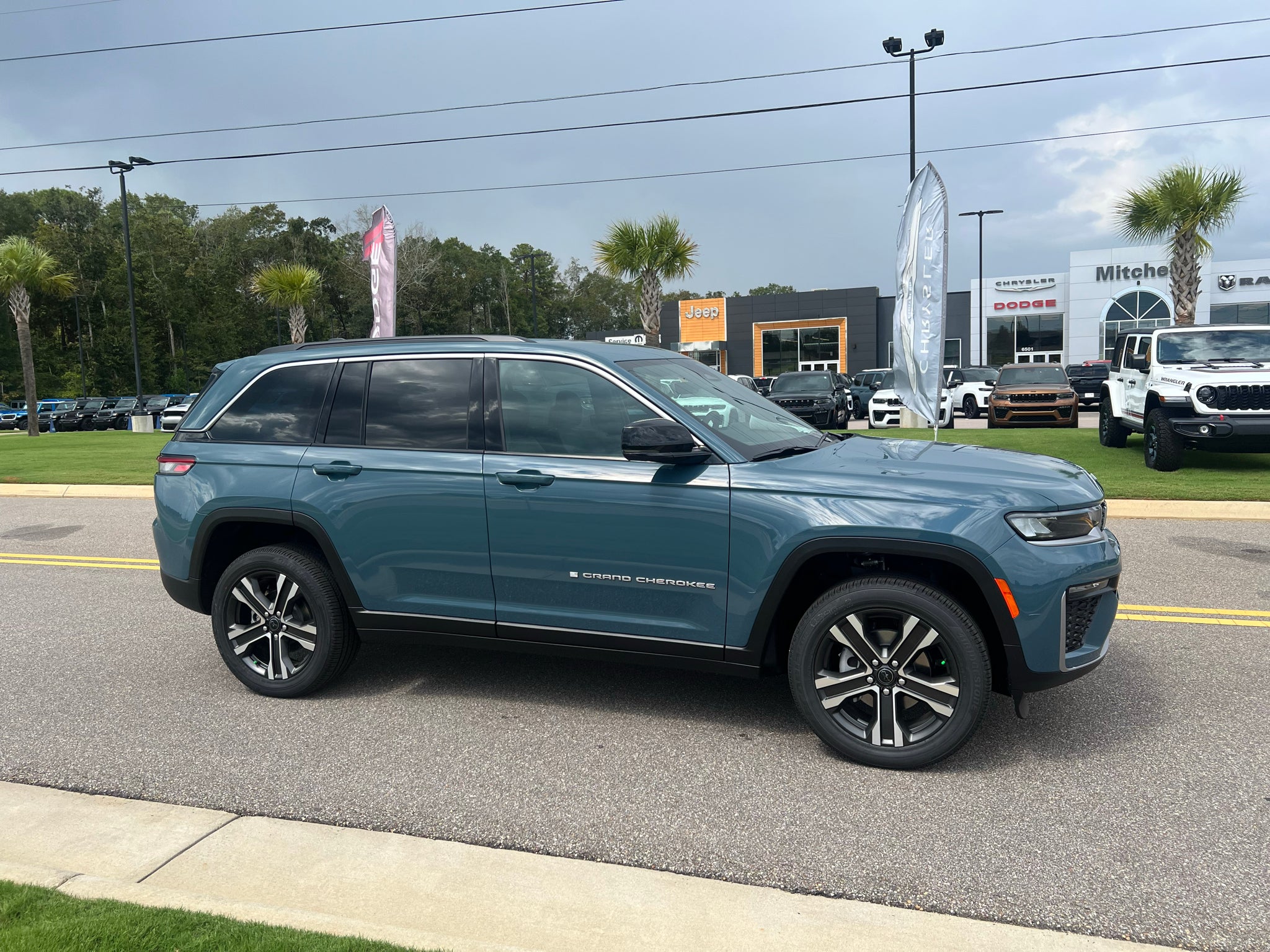 2027 Jeep Grand Cherokee GRAND CHEROKEE LIMITED 4X2