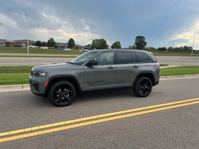 2027 Jeep Grand Cherokee GRAND CHEROKEE LIMITED 4X2