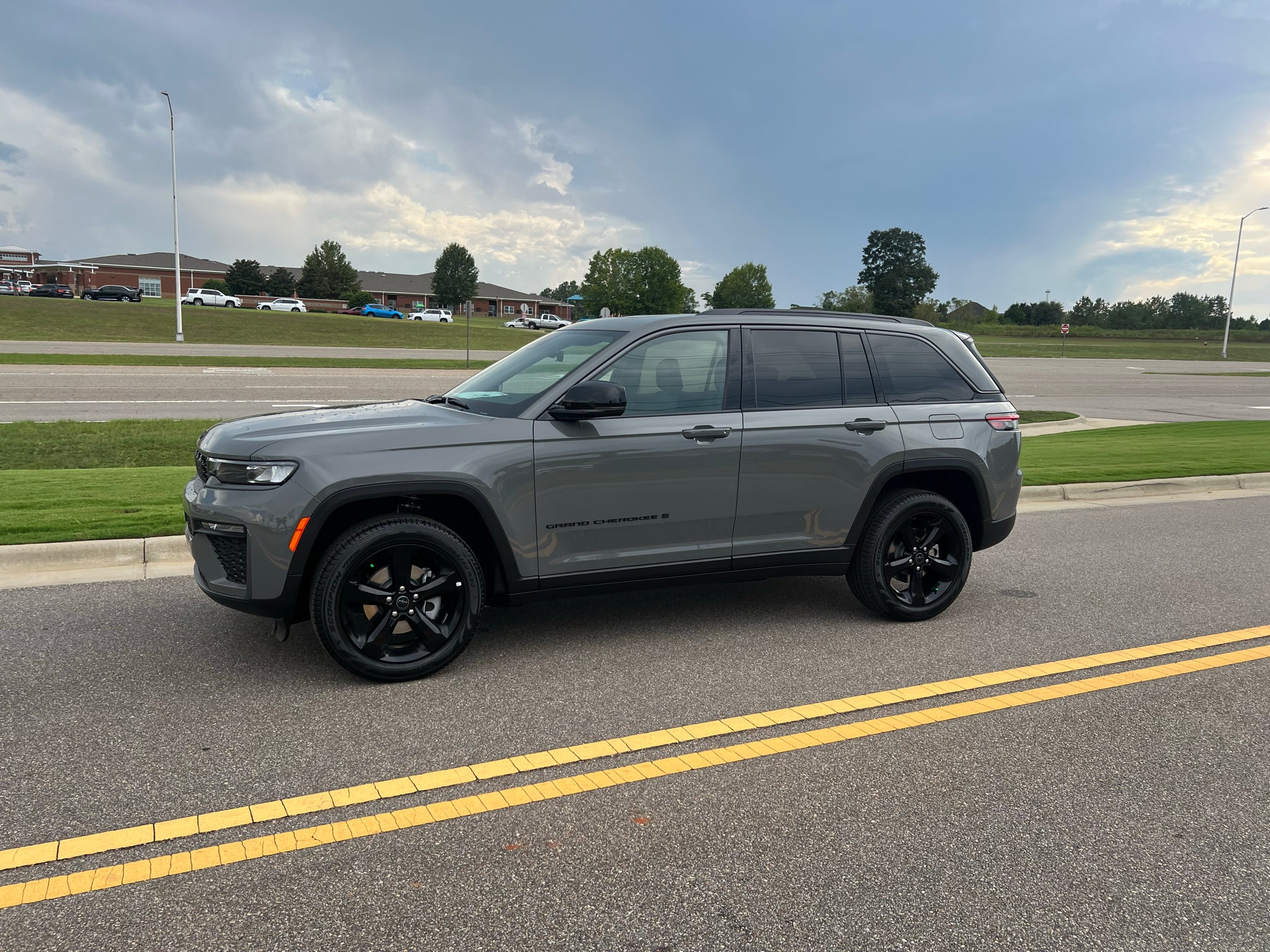 2027 Jeep Grand Cherokee GRAND CHEROKEE LIMITED 4X2