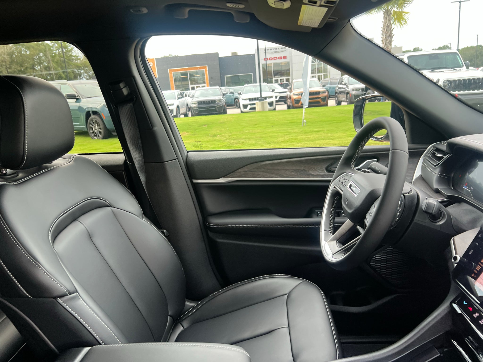 2027 Jeep Grand Cherokee GRAND CHEROKEE LIMITED 4X2